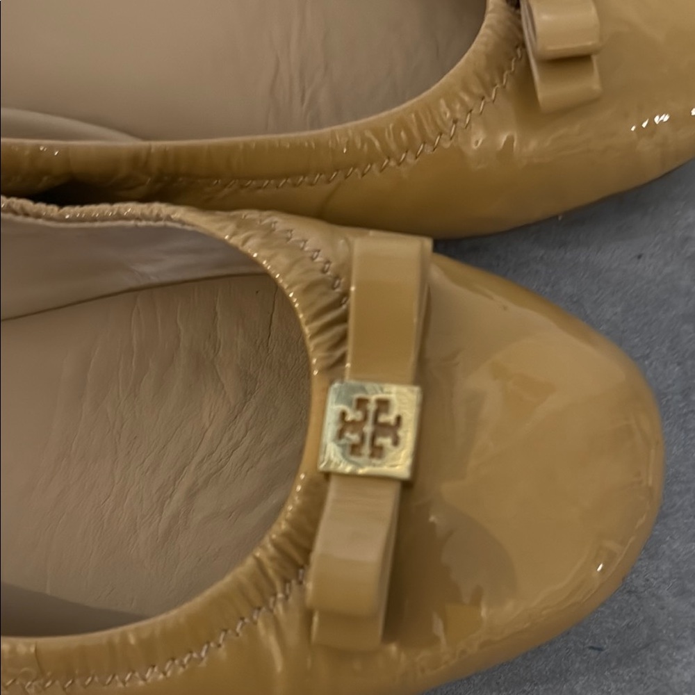 Tory Burch Tan Leather Ballet Flats with Bow - Picture 4 of 4